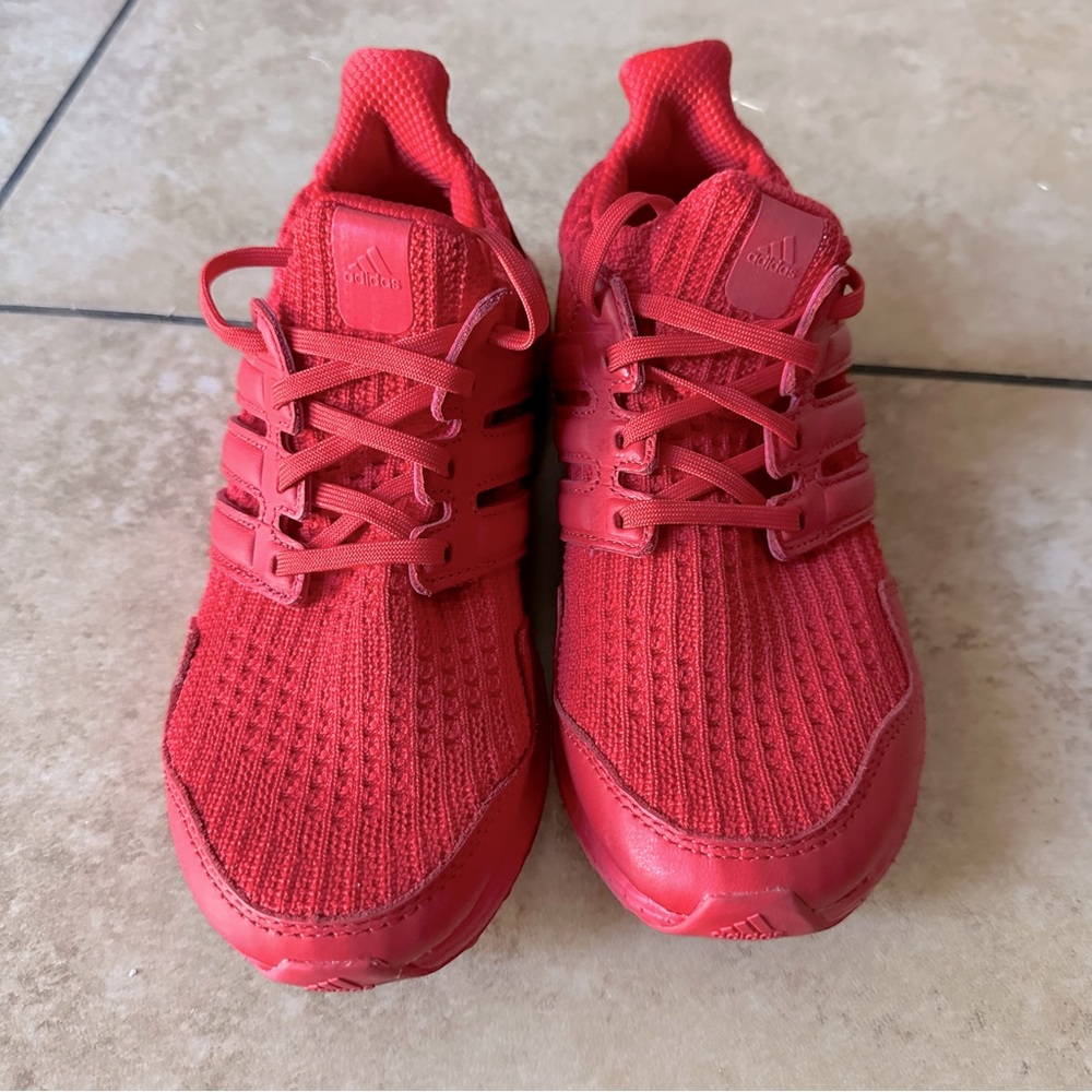 Women Adidas Ultra Boost size 6